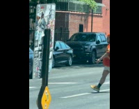 Collab Subway Creatures - Man orange hair shirt bag cross the street