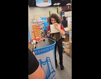 Guy guesses animal drawing