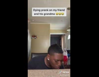 Collab ClipsIG - Guy cracks friends neck