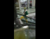 Grinch sees buddy the elf at mall 