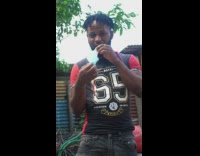 Guy shows new way of wearing face mask 