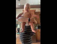 Collab ClipsIG - Pregnant mom dancing with her baby