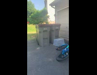 Kid scares mom from the garbage bin 