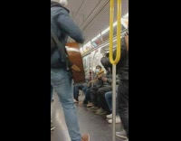 Mariachi performs Christmas song on train 