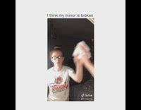 Mirror wipe girl white shirt tube top 