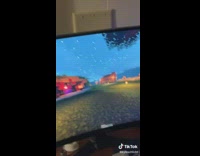 Collab BitchIG2 - Guy playing minecraft with small inventory box