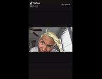 Guy bleaches his hair at home fail 