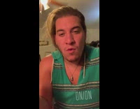 Guy coronavirus symptom no taste eats onion 