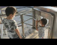 Brother spin entrance bars hit younger kid