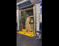 Collab Clips MPUGC - Woman in beige dress posing goodbye to best friend