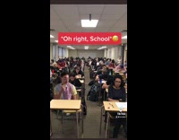 Guy watches loud twitter video in class 