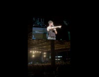 [Third Party] Niall Horan sees carboard standee of him in crowd 