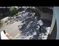 Collab IITW - Woman photo shoot garage cctv