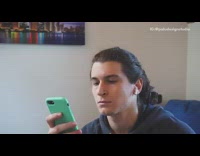 Guy confused about airpods charging case ux