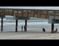 Collab IITW - Guy girl pretend fight martial arts beach 