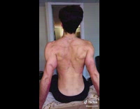 Boyfriend shows back scratches 