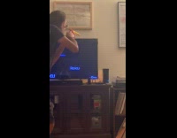 Collab winy - Guy shoot bug on the TV