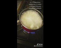 Girl adds oil boiling water life hack