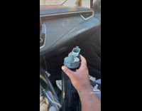 Collab Clips MPUGC - Water shoots out from water bottle 