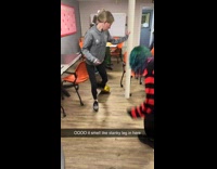 Collab BitchIG2 - Woman stanky leg dance with box stuck