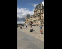 Collab IITW - Americans in Paris posing tourists