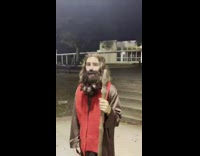 Guy dresses as jesus says he can help open door 