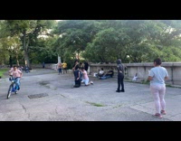 Collab WINY - Girl stand on knees of two boys