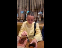 Father and daughter does zesty trend at restaurant 