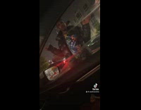 Collab ClipsIG - Woman screams at man that approaches car