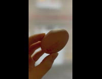 Egg shell with an imperfect shell shape