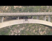 Man tries the Bungee Jump in South Africa