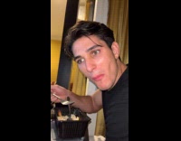 Woman pranks boyfriend funny audio while eating