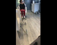 Collab IITW - Lady Does a Vlog Inside Hair Salon