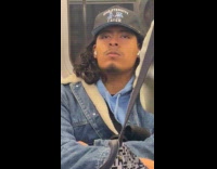 Collab winy - Guy on subway wears spongebob patrick cap