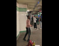 Guy sing nice in the subway at new york 