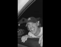 Guy cheers on mom date