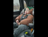 Kid gets sad when Justin Bieber music stops