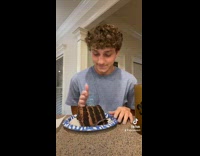 Collab BitchMP - Guy uses girlfriends arms to eat 