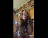 Girl uses face morph filter with olsen twins 