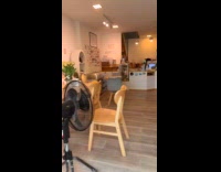 Man pranks the cashier and speaks gibberish