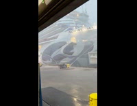 Collab Clips MPUGC - Lines of ship snapping while unloading passengers 