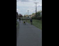 Collab Kook Of The Day - Yellow shirt guy lifts weights blocks path