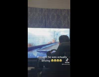 Collab ClipsIG - Guy treats video game like real life driving