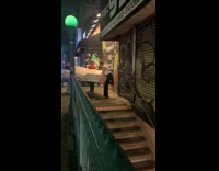 Collab Subway Creatures - Three men lift together the white sofa to the subway