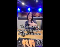 Couple reacts restaurant plays only one song 