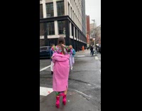 Fashion influencer tries to take video in traffic cars angry