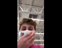 Guy confronts people not wearing face masks 