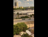 Collab IITW - Two women poses pickup truck on highway