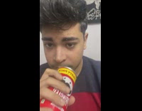 Guy do lion roar using pringles can