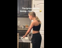 ClipsIG - Lady Sings and Vibes to Music in the kitchen then Looks at Mom